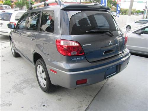 Mitsubishi Outlander 2005 photo 2