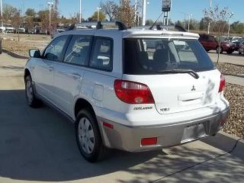 Mitsubishi Outlander 2005 photo 2