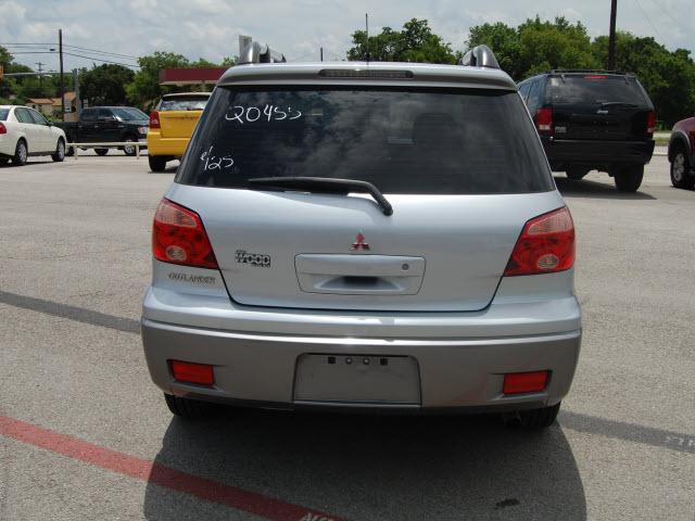 Mitsubishi Outlander 2006 photo 2