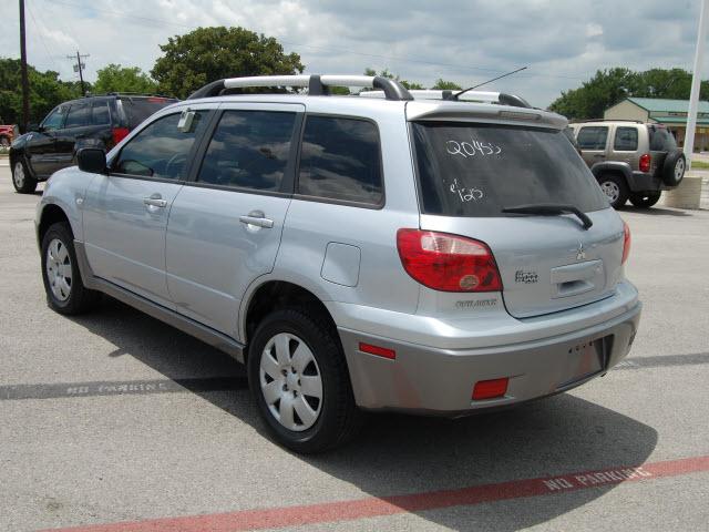 Mitsubishi Outlander 2006 photo 3