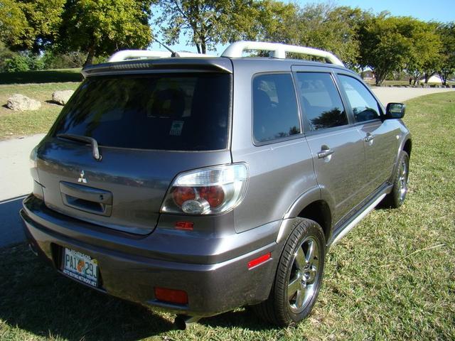 Mitsubishi Outlander 2006 photo 3