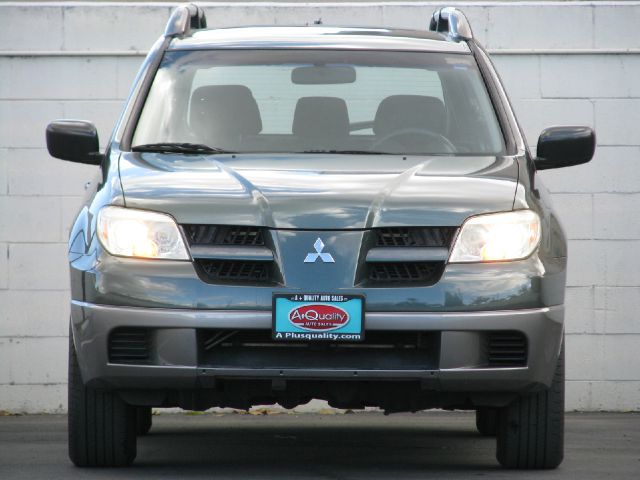 Mitsubishi Outlander 2006 photo 1