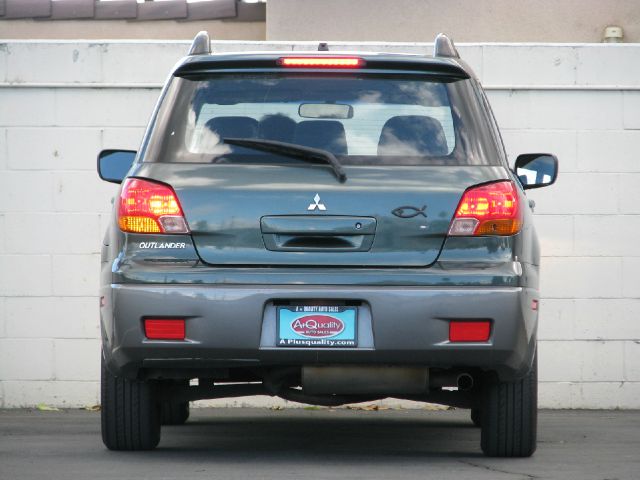 Mitsubishi Outlander 2006 photo 3