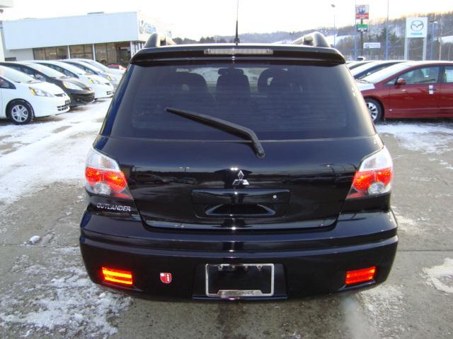 Mitsubishi Outlander 2006 photo 3