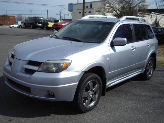 Mitsubishi Outlander 2006 photo 2