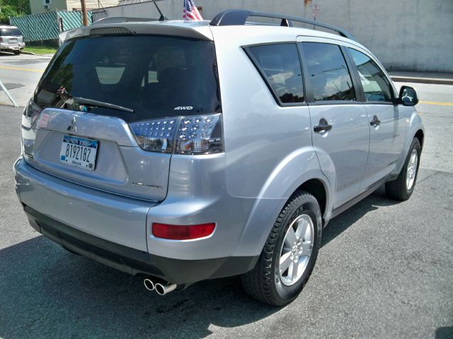 Mitsubishi Outlander 2007 photo 1