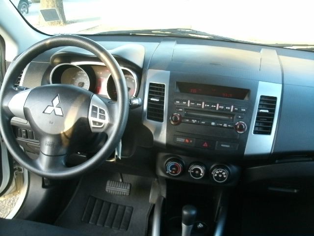 Mitsubishi Outlander 2007 photo 15