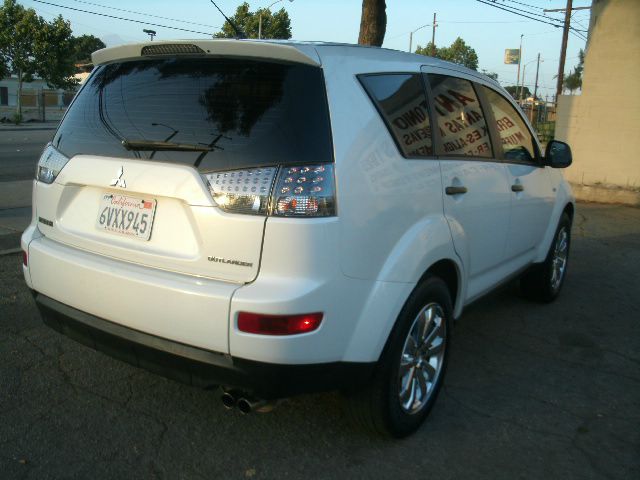 Mitsubishi Outlander 2007 photo 2