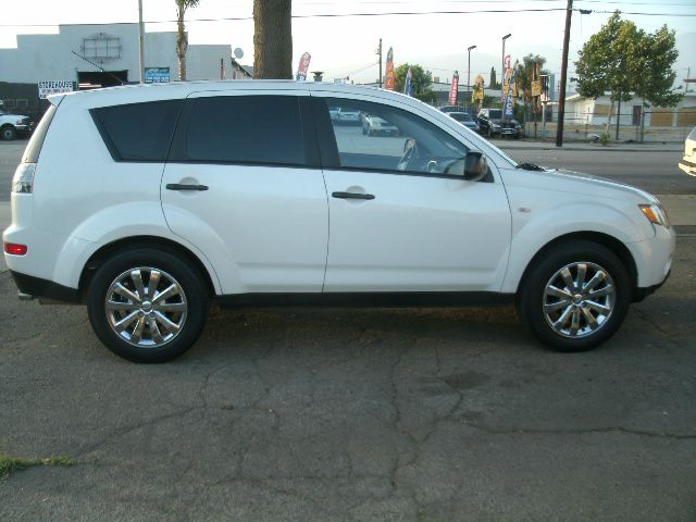 Mitsubishi Outlander 2007 photo 9