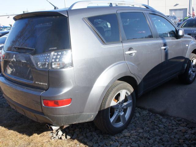 Mitsubishi Outlander XLS Sport Utility