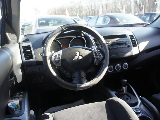 Mitsubishi Outlander 2007 photo 2