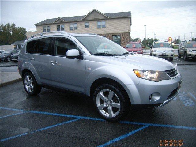 Mitsubishi Outlander Crew-short-denali-awd-sunroof-4wd Sport Utility