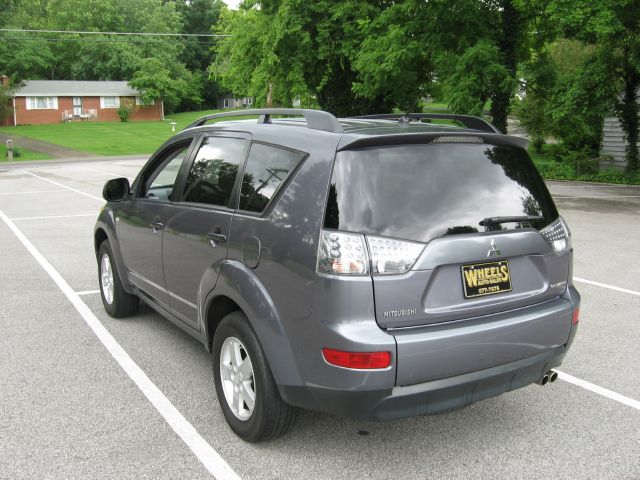 Mitsubishi Outlander 2007 photo 1