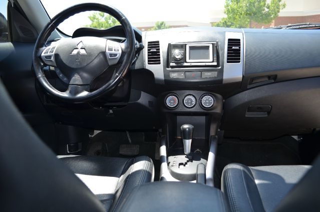 Mitsubishi Outlander 2007 photo 2