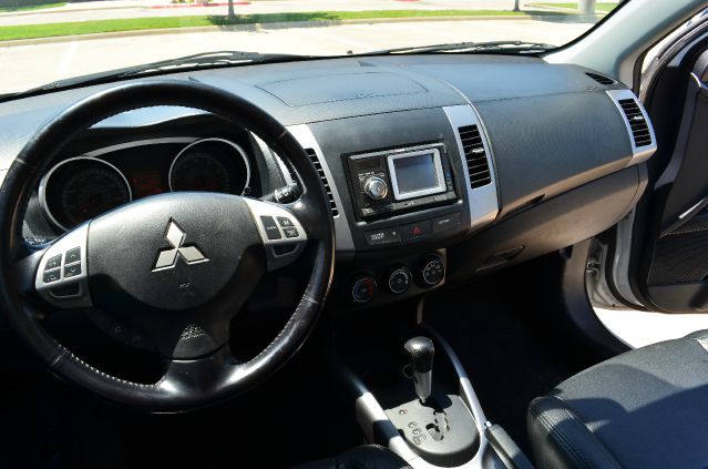 Mitsubishi Outlander 2007 photo 26