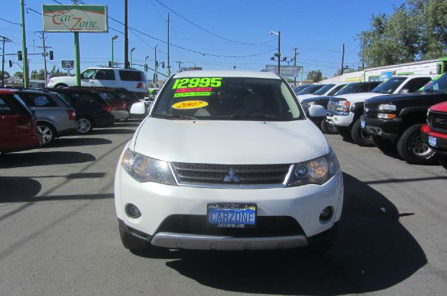 Mitsubishi Outlander 2007 photo 13