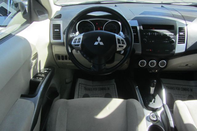 Mitsubishi Outlander 2007 photo 4