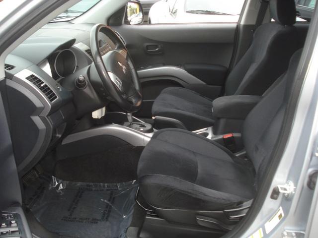 Mitsubishi Outlander 2007 photo 2