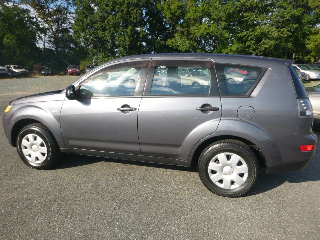 Mitsubishi Outlander 2007 photo 2