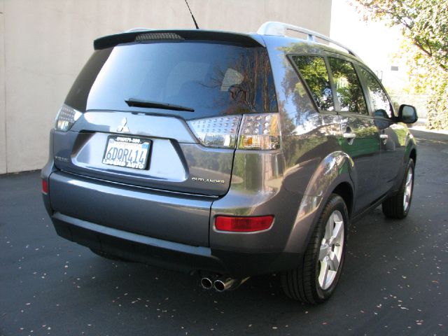 Mitsubishi Outlander 2008 photo 2