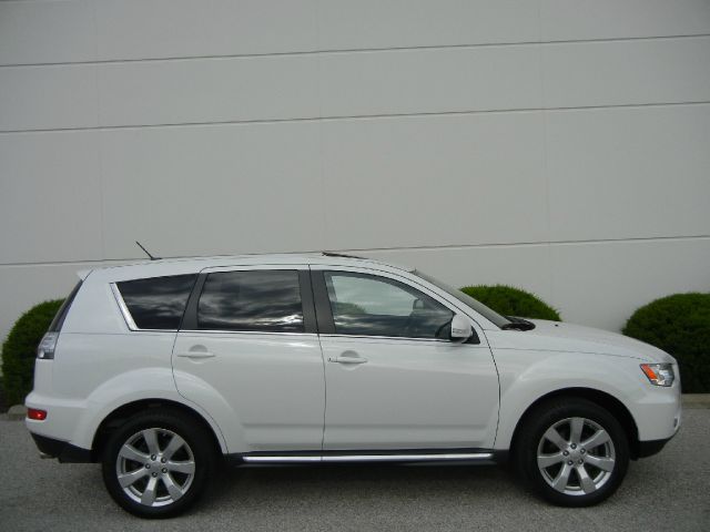 Mitsubishi Outlander 2010 photo 1