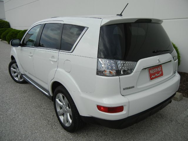 Mitsubishi Outlander 2010 photo 4