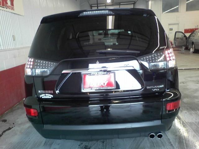 Mitsubishi Outlander 2010 photo 3