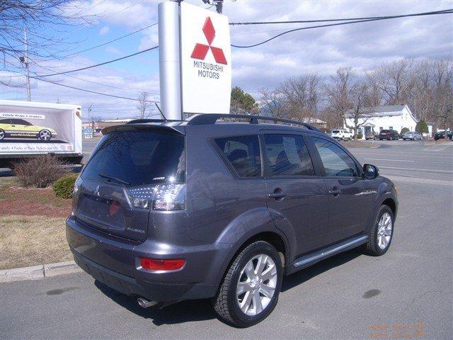 Mitsubishi Outlander 2010 photo 2