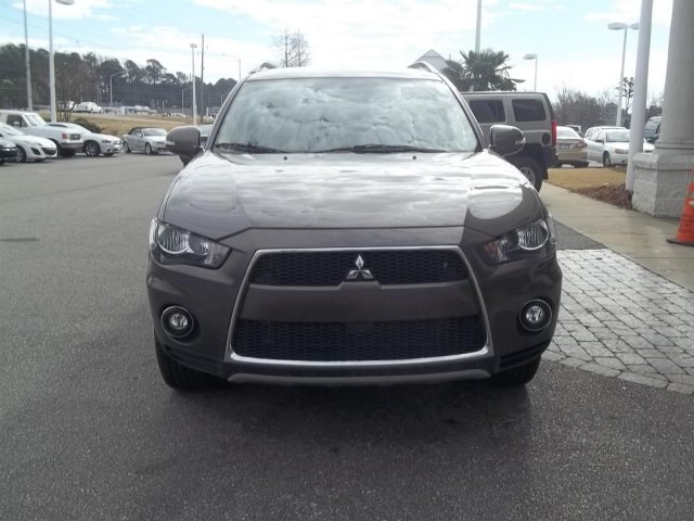 Mitsubishi Outlander 2011 photo 2