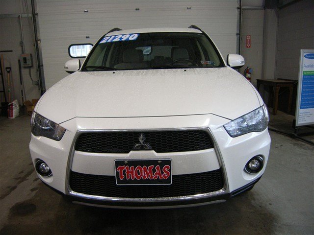 Mitsubishi Outlander 2011 photo 2