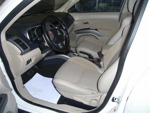 Mitsubishi Outlander 2011 photo 5