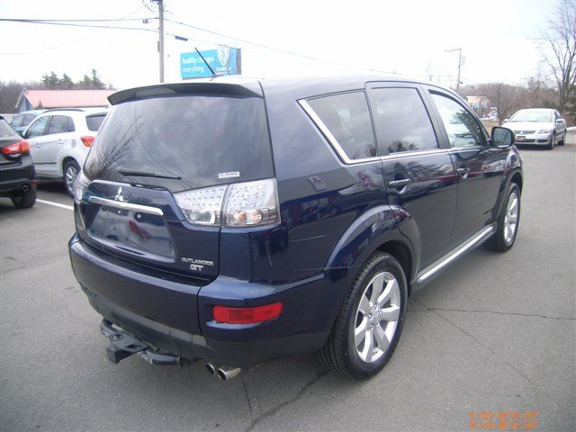 Mitsubishi Outlander 2011 photo 1