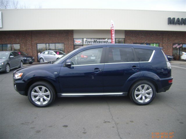 Mitsubishi Outlander 2011 photo 2