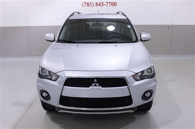 Mitsubishi Outlander 2011 photo 4