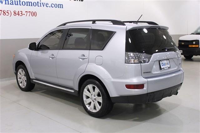 Mitsubishi Outlander 2011 photo 5