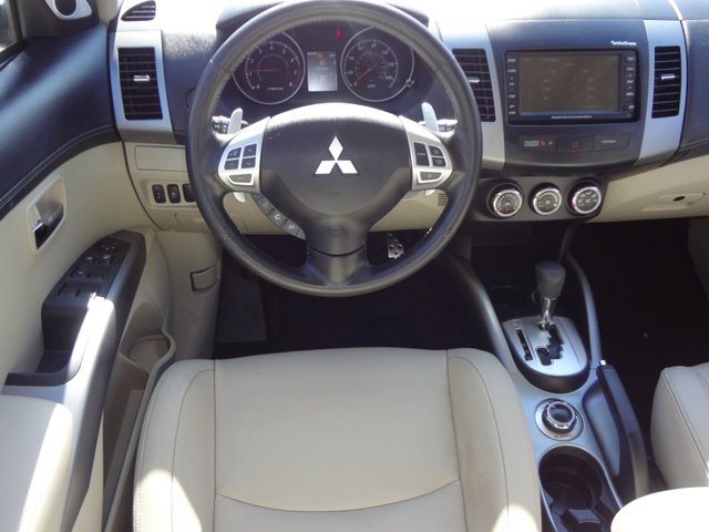 Mitsubishi Outlander 2011 photo 5