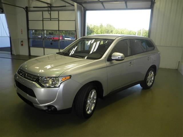 Mitsubishi Outlander 2014 photo 4