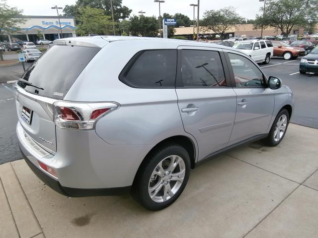 Mitsubishi Outlander 2014 photo 3