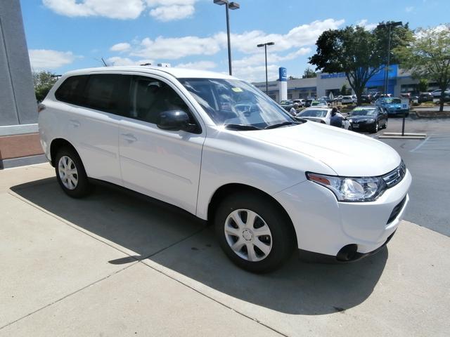 Mitsubishi Outlander 2014 photo 2