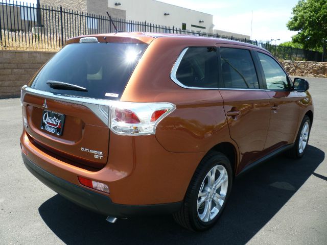 Mitsubishi Outlander 2014 photo 4