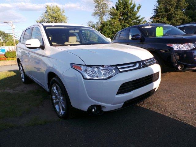 Mitsubishi Outlander 2014 photo 1