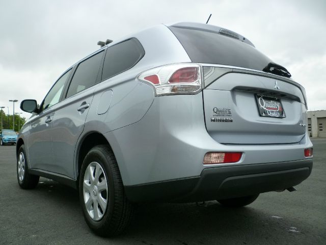 Mitsubishi Outlander 2014 photo 1