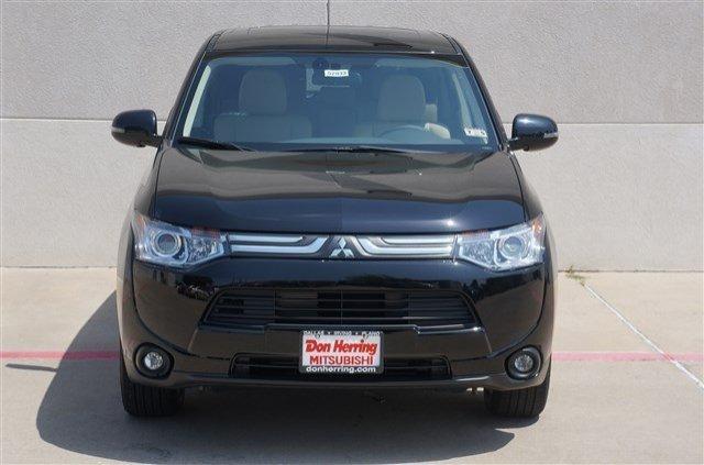 Mitsubishi Outlander 2014 photo 2