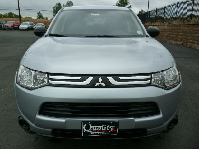 Mitsubishi Outlander 2014 photo 30