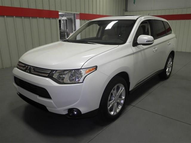 Mitsubishi Outlander 2014 photo 2