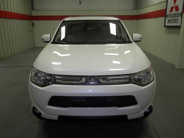 Mitsubishi Outlander 2014 photo 3