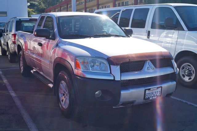 Mitsubishi Raider Sedan V6 Automatic Unspecified