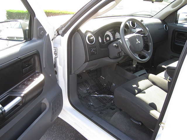 Mitsubishi Raider 2006 photo 4