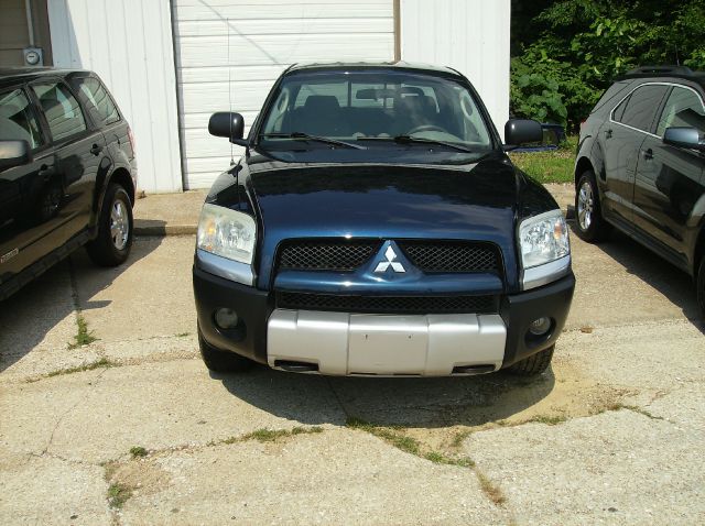 Mitsubishi Raider 2006 photo 2