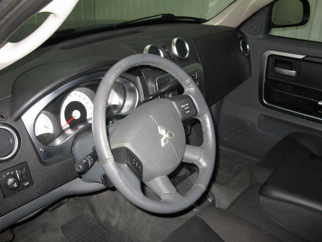 Mitsubishi Raider 2006 photo 5